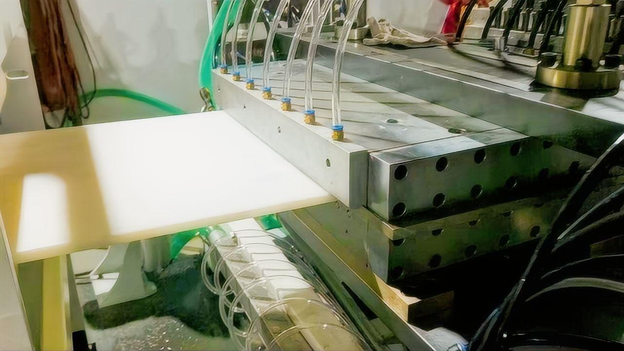 PP / PC / PE Hollow Sheet Extrusion Line